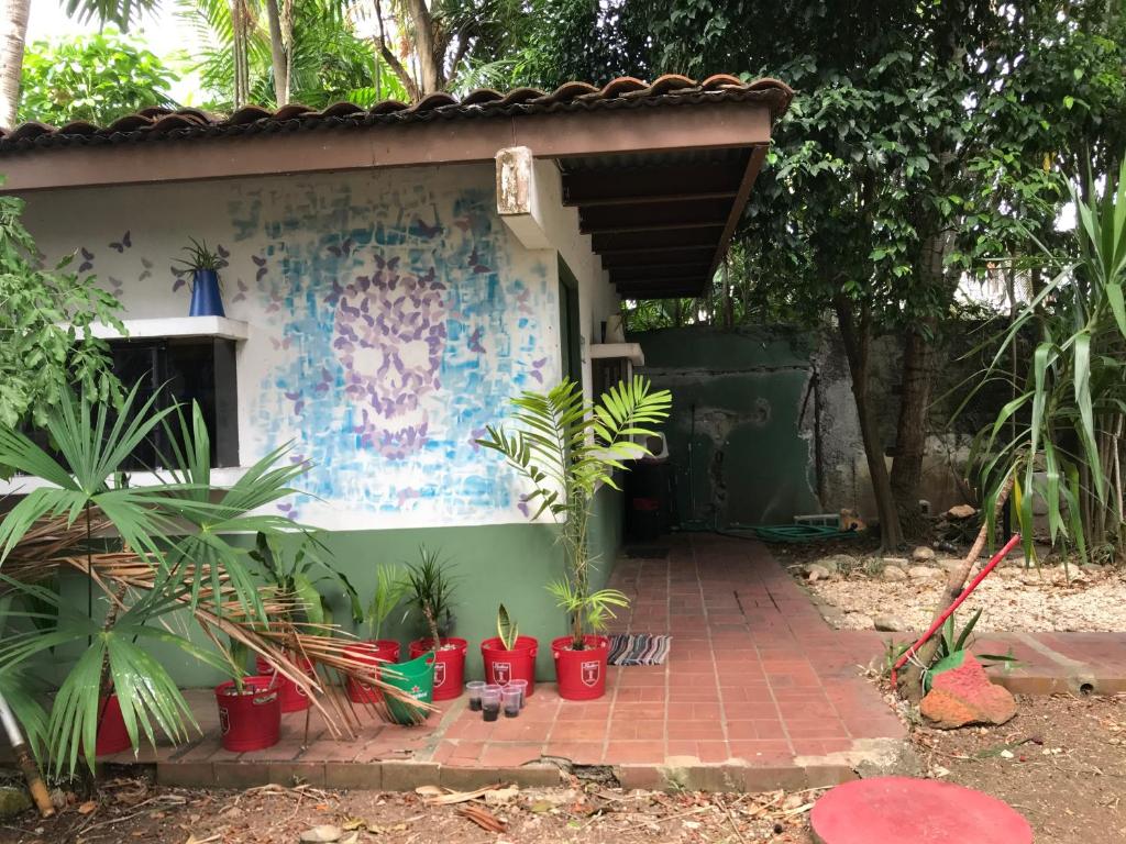 Aed väljaspool majutusasutust CulturaHumana Guesthouse