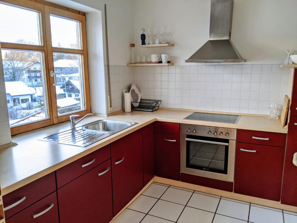 Kuchyň nebo kuchyňský kout v ubytování Südflügel im Chiemgau