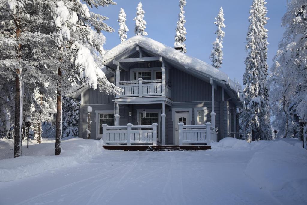 Villa Saaruanniemi B žiemą