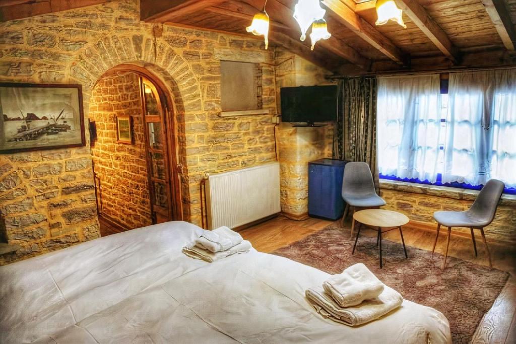 Archontiko Zarkada - Suite With Fireplace