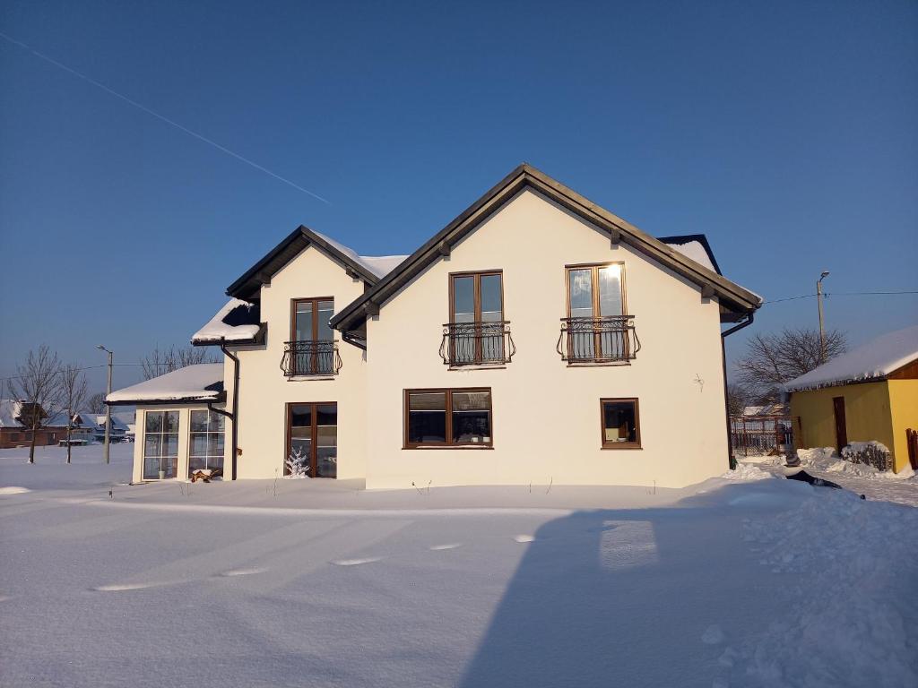 Budova, v ktorej sa farma nachádza