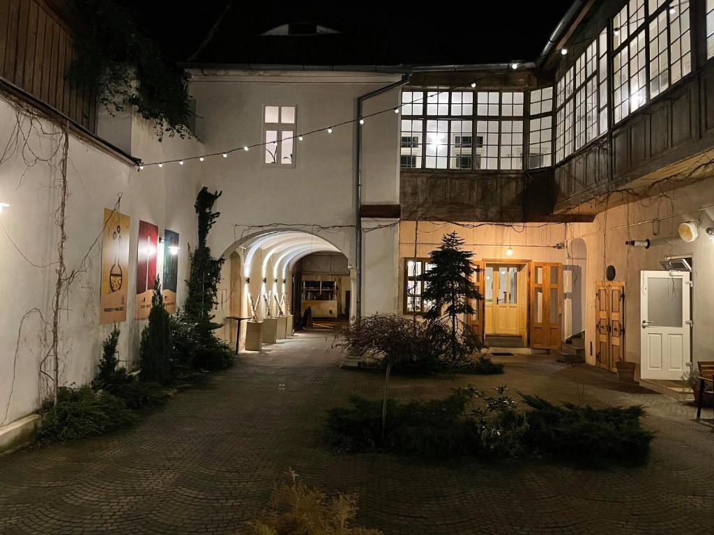 El edificio en el que está la casa de huéspedes