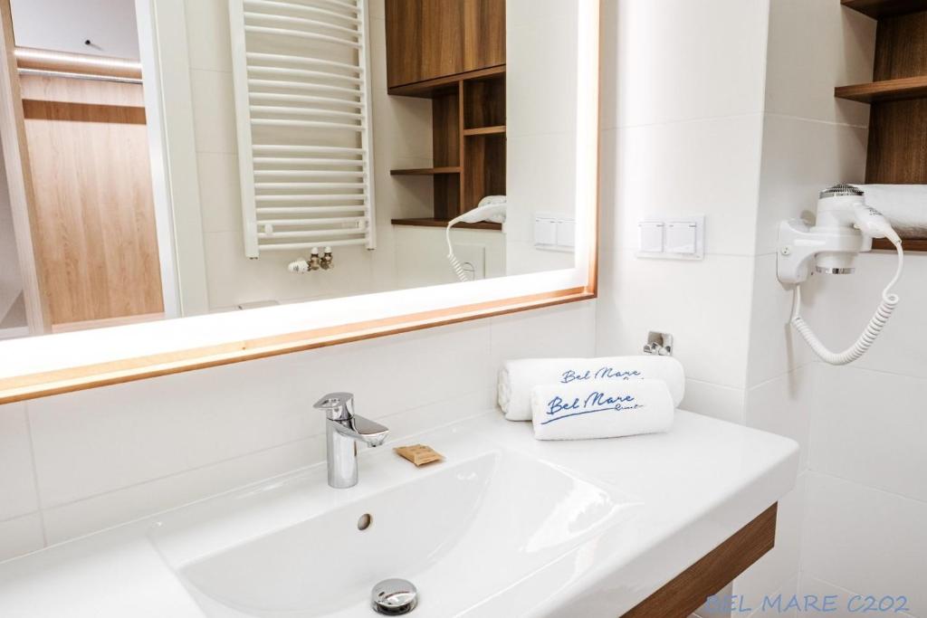 Kúpeľňa v ubytovaní BEL MARE Apartament C202 PARKING GRATIS