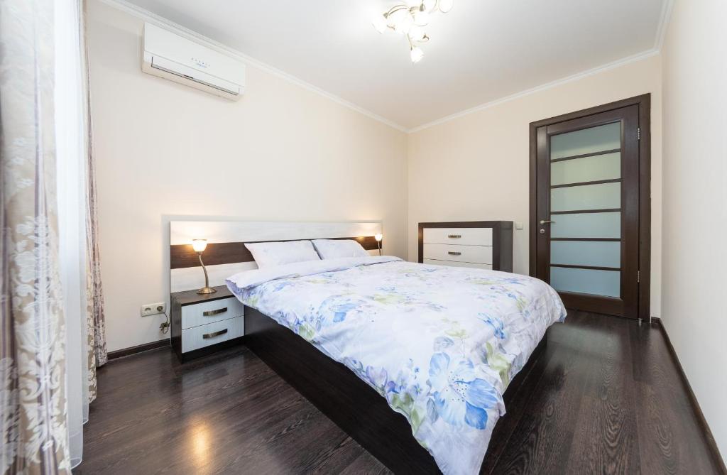 Luxrent Apartments on Lesi Ukrainki - Kiev - Two-Bedroom Apartment