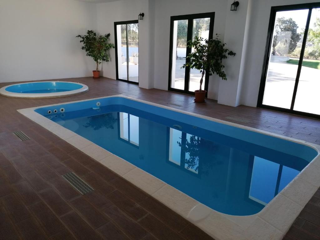 Piscina en o cerca de Alojamiento Rural El Chaparral