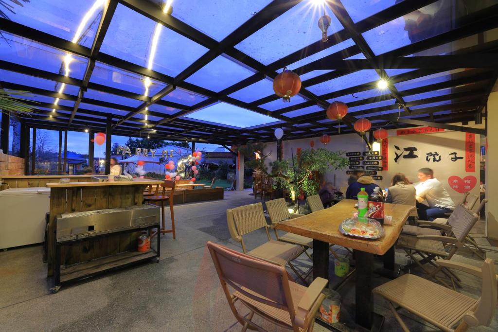 Restaurace v ubytování Jiang's B&B 江院子庭園民宿