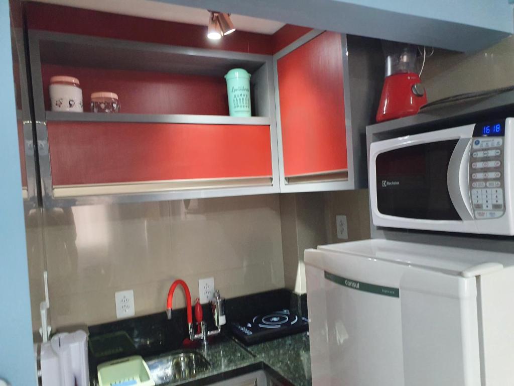  Ap 01 Dormitório - Balneário Camboriú - 04 pessoas - Ar-condicionado - Garagem privativa no prédio - A uma quadra da Roda Gigante BIG WHEEL Pé na areia - Wi-Fi free 100 Mega - Telecines - HBO - Top 10