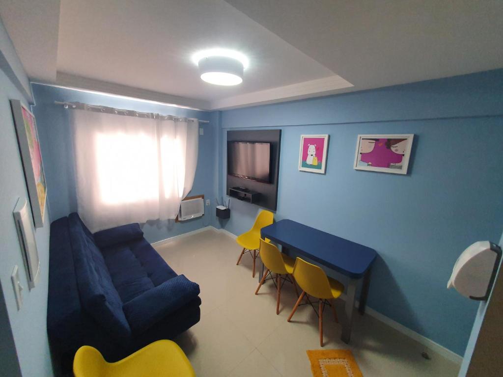  Ap 01 Dormitório - Balneário Camboriú - 04 pessoas - Ar-condicionado - Garagem privativa no prédio - A uma quadra da Roda Gigante BIG WHEEL Pé na areia - Wi-Fi free 100 Mega - Telecines - HBO - Top 10