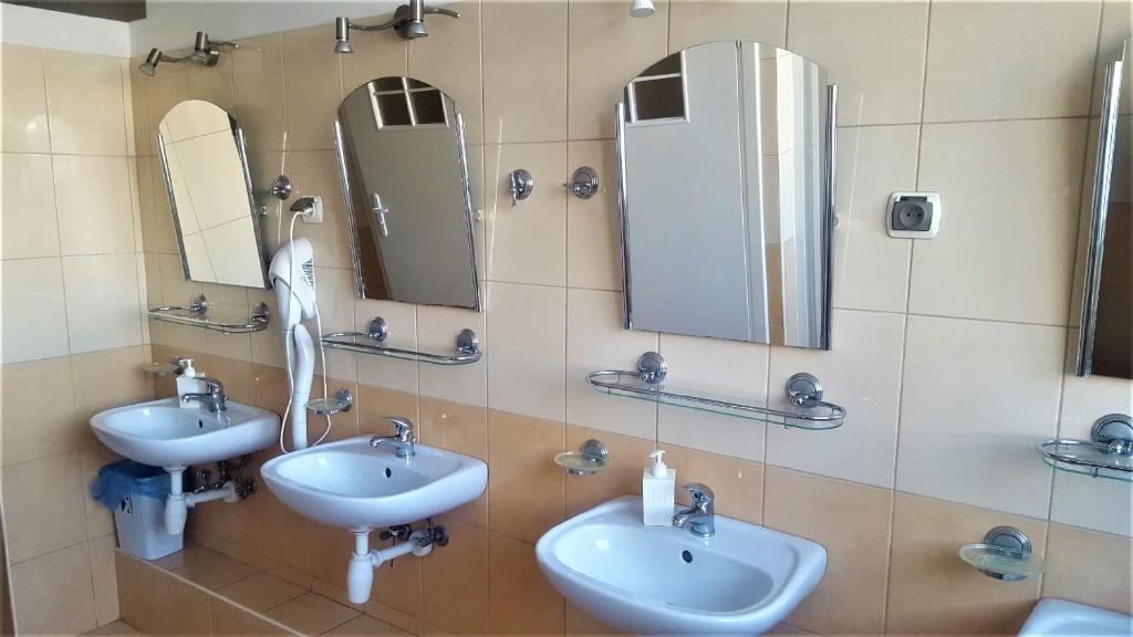 Koupelna v ubytování Hostel na Żurawiej