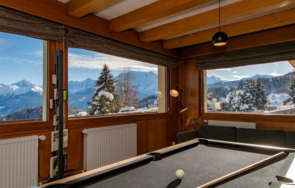 Nespecifikovaný výhled na hory nebo výhled na hory při pohledu z hotelu