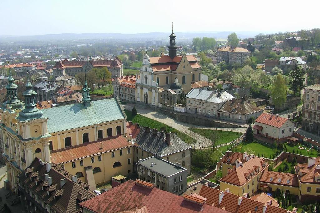 Nespecifikovaný výhled na destinaci Přemyšl nebo výhled na město při pohledu z hostelu