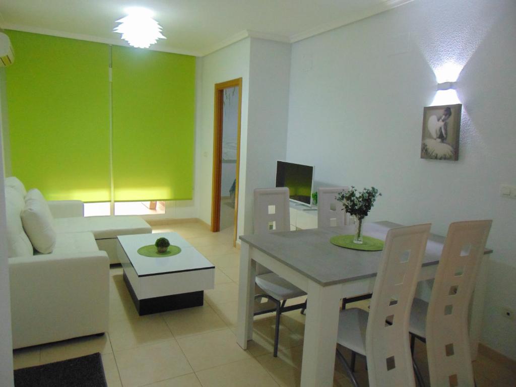 Apartamentos varios con 2 dorm en Marina Dor , la playa de Amplaries 47 , vista lateral al mar - Apartamento Con Vistas Al Mar