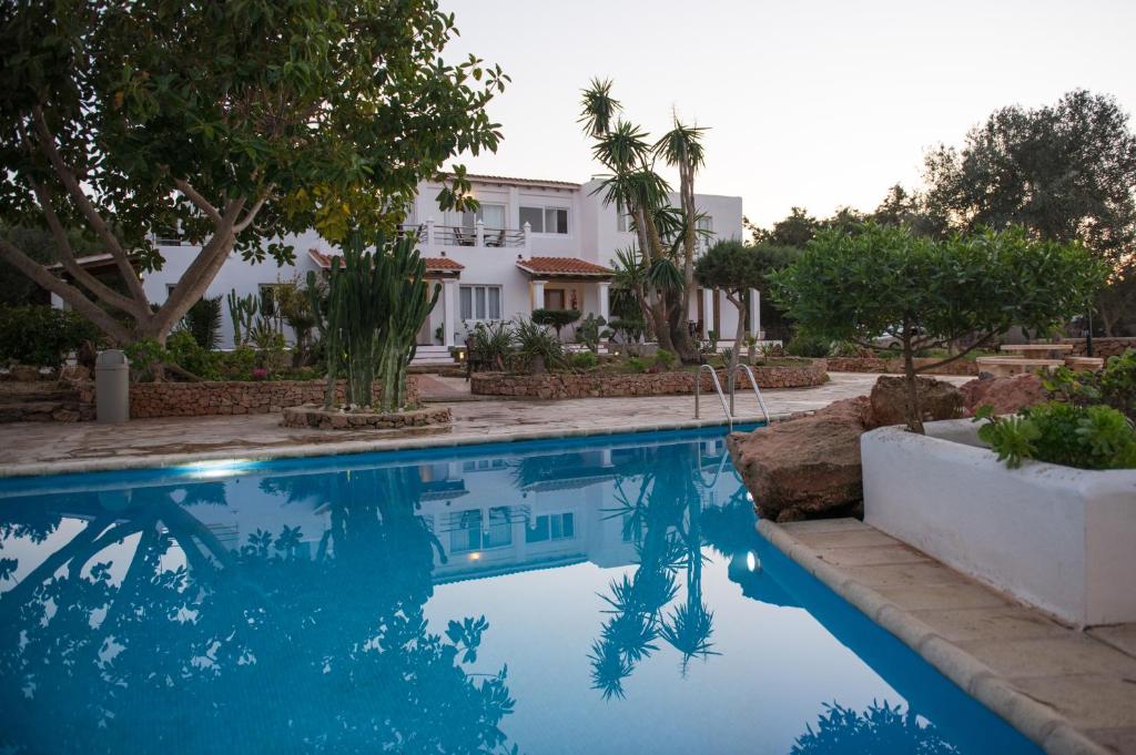The swimming pool at or close to Apartamentos Vista Vedrá