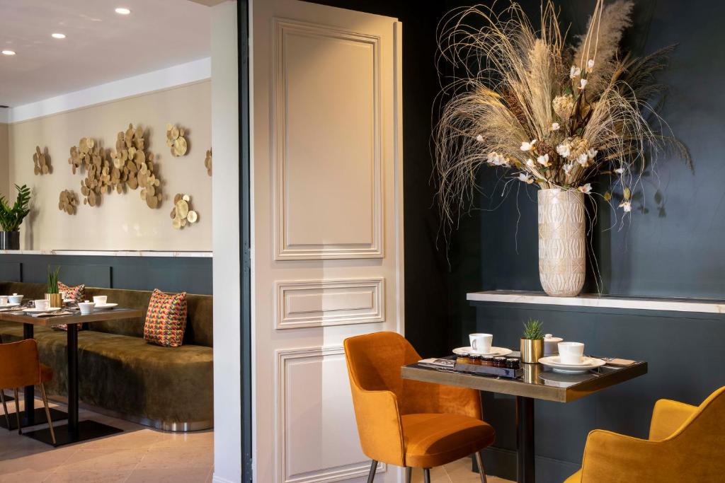 Hôtel Aiglon - Resim 42