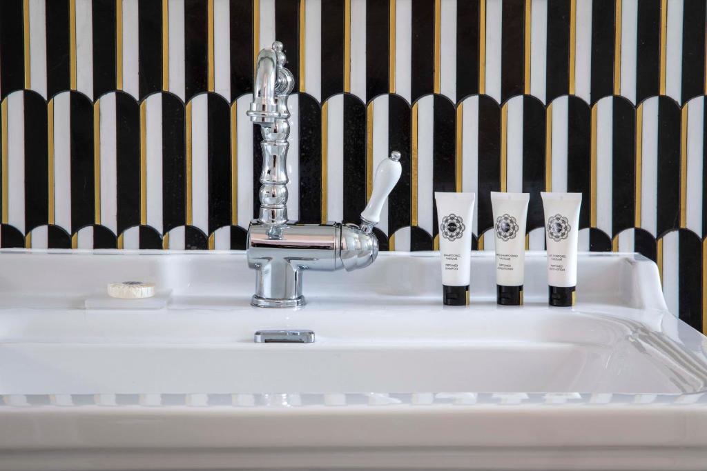 Hôtel Aiglon - Resim 19