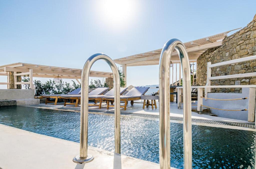 Bazén v ubytování Eden View Suites & Villas nebo v jeho okolí