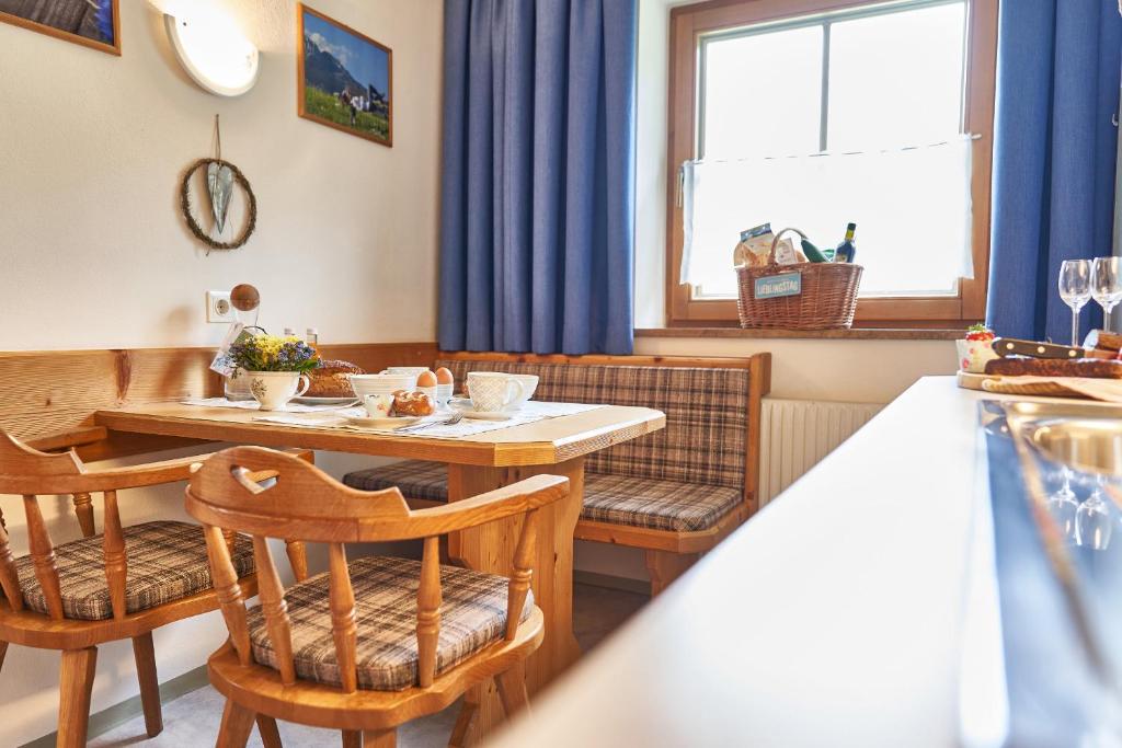 A seating area at Ferienhaus Kirchplatzl