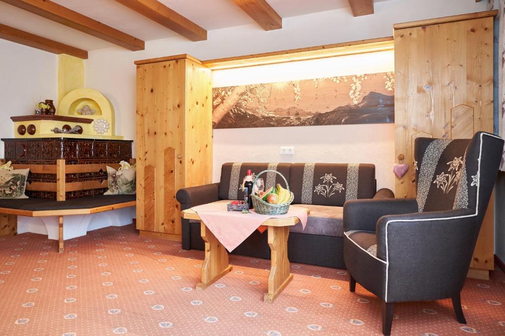 A seating area at Ferienhaus Kirchplatzl