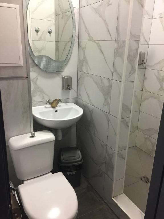 Koupelna v ubytování Na Bukovinskoy Guest House