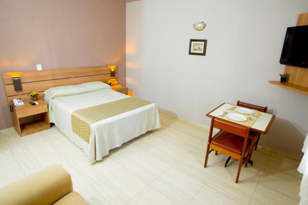  Hotel Iporã