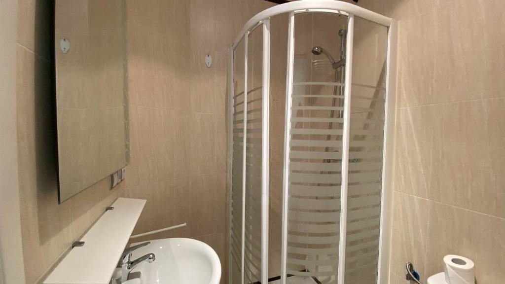 Koupelna v ubytování INSIDEHOME Valladolid Centro -Hab con baño privado en el centro y OPCION DE PARKING-