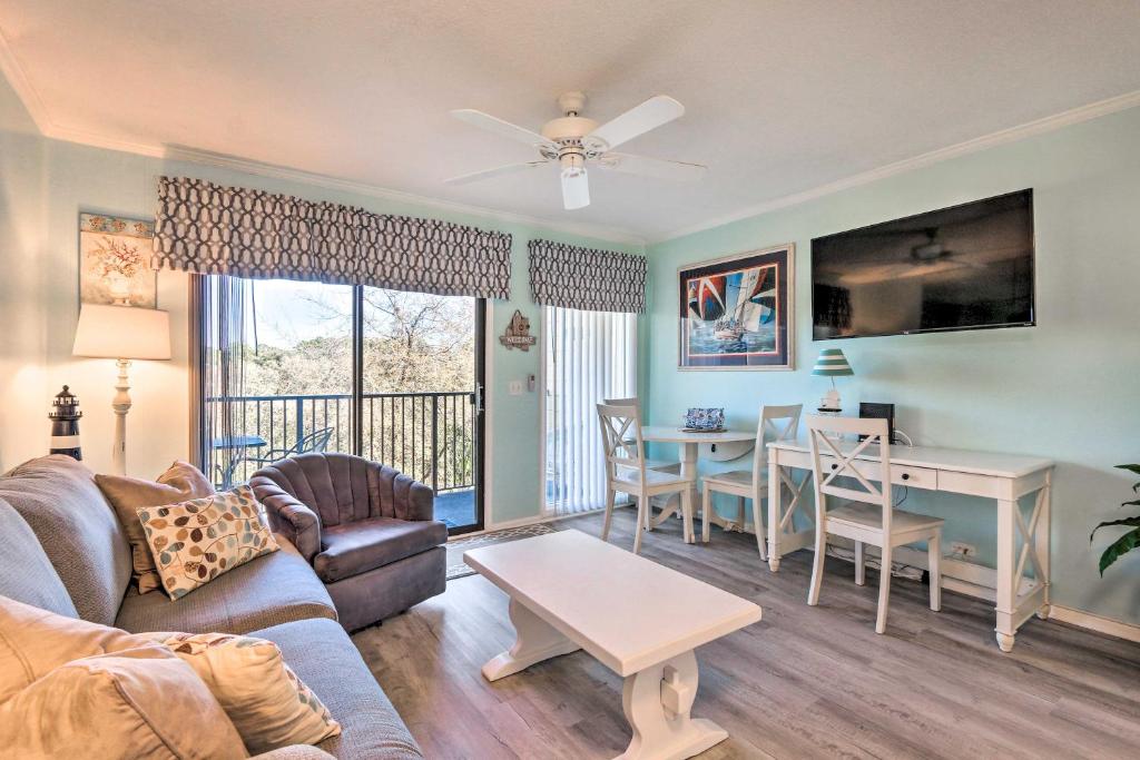 Gallery image of Coastal Condo with Balcony and Luxe Resort Amenities! in Hilton Head Island