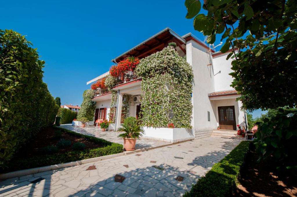 Apartments Anamarija - 5