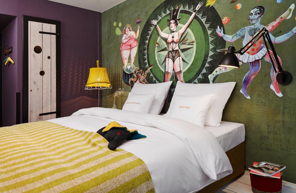 Postel nebo postele na pokoji v ubytování 25hours Hotel beim MuseumsQuartier