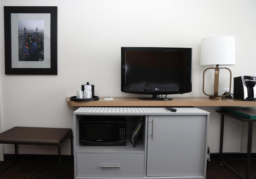 Holiday Inn O'Hare Area, an IHG Hotel - King Room Met Rol In De Douche - Niet Roken