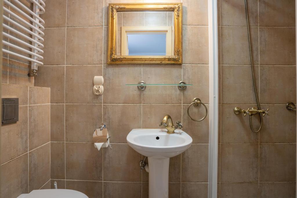 Kúpeľňa v ubytovaní Willa pod Szrenicą 2