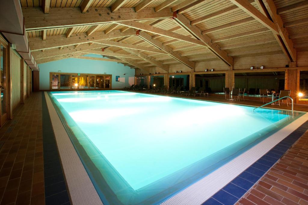 Bazén v ubytování Palace Hotel Wellness & Beauty nebo v jeho okolí
