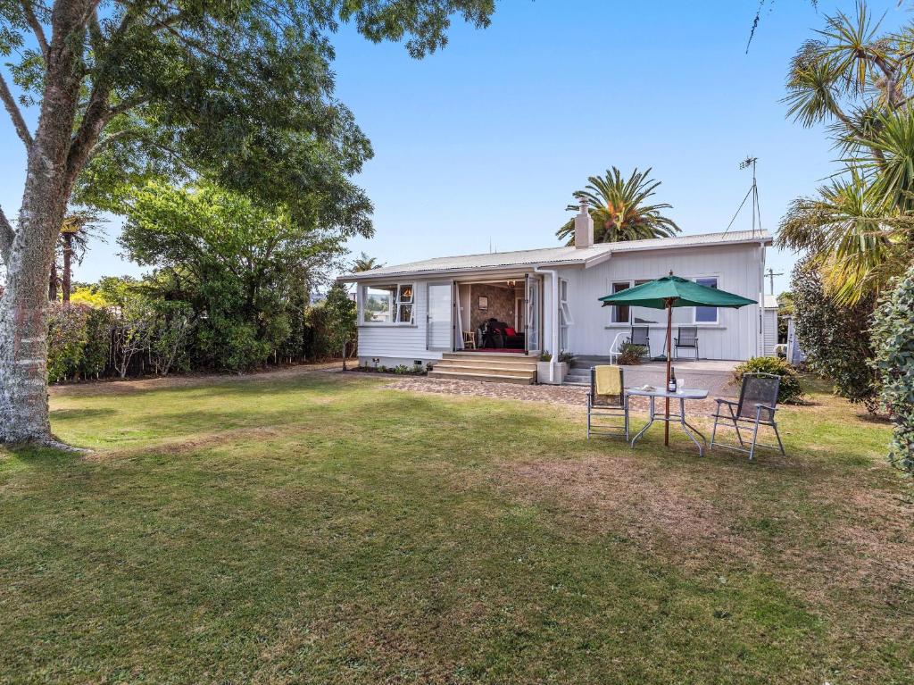 Lake Shores Cottage Hannahs Bay Holiday Home, Rotokawa (updated