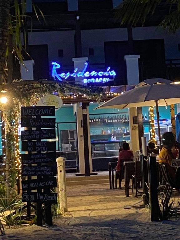 Restoran või mõni muu söögikoht majutusasutuses Residencia Boracay