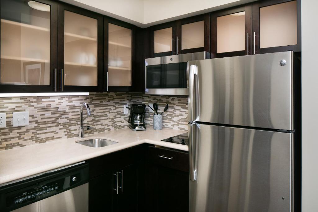 Staybridge Suites Des Moines Downtown by IHG - Suite Estudio Con Cama King