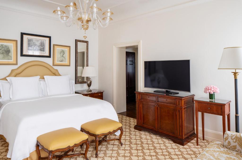 Four Seasons Hotel Firenze - 12