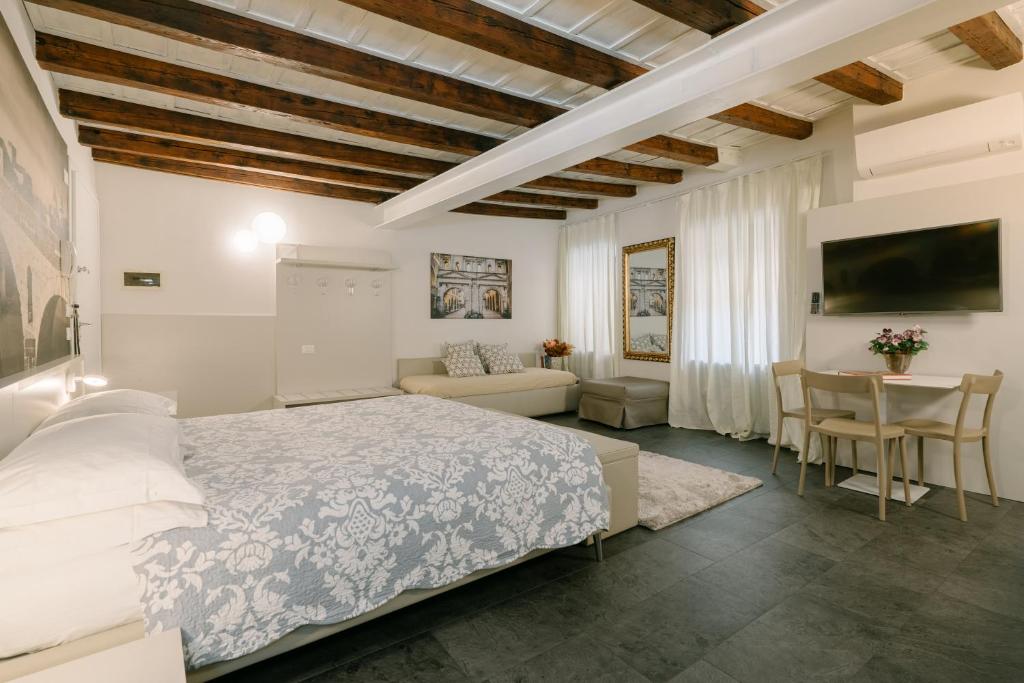 
Family Suite - Separate Building
