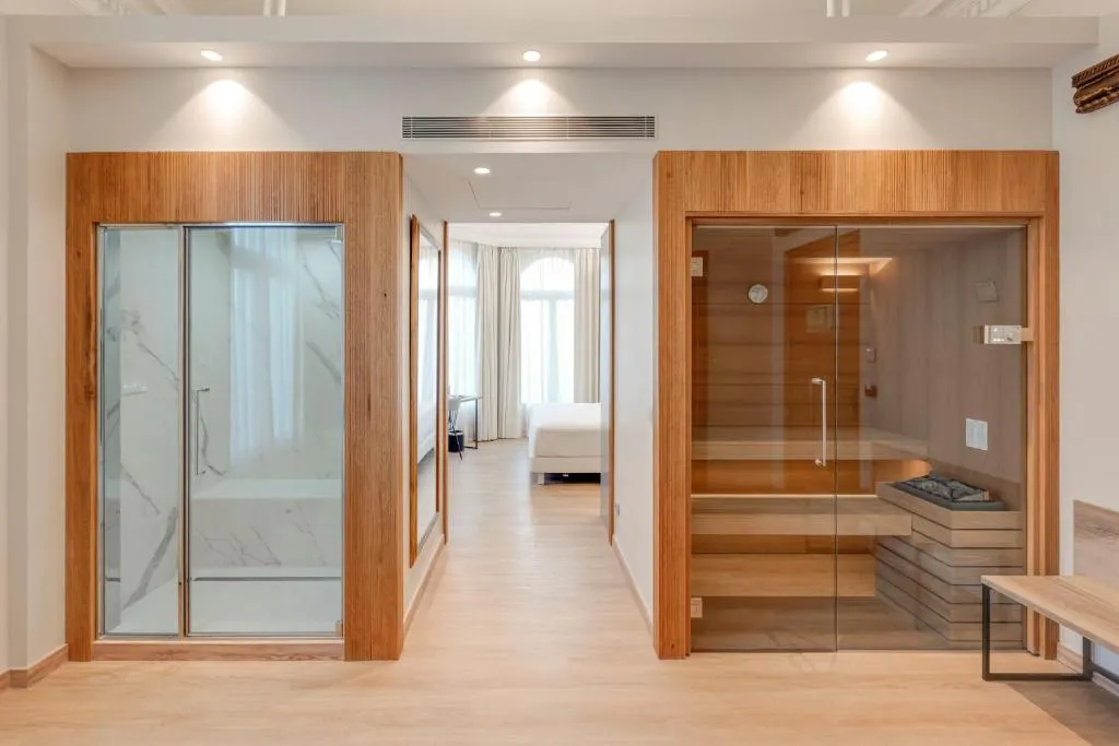 Suite Mirlo with Hammam, Hydromassage Bathtub and Sauna