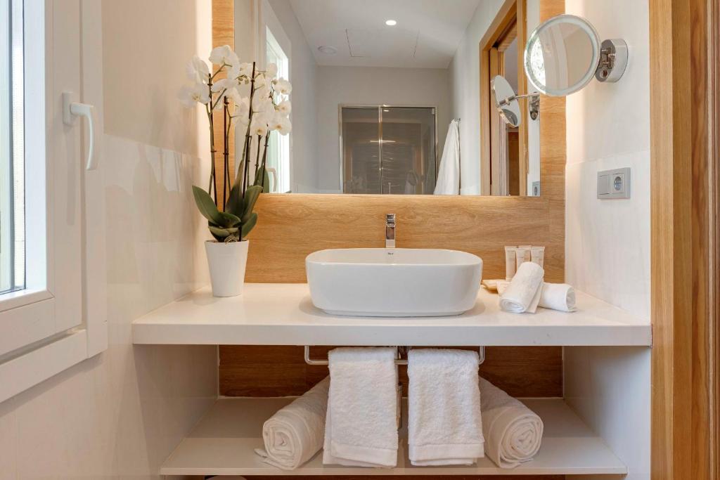 Hotel Boutique Mirlo Barcelona - Resim 21