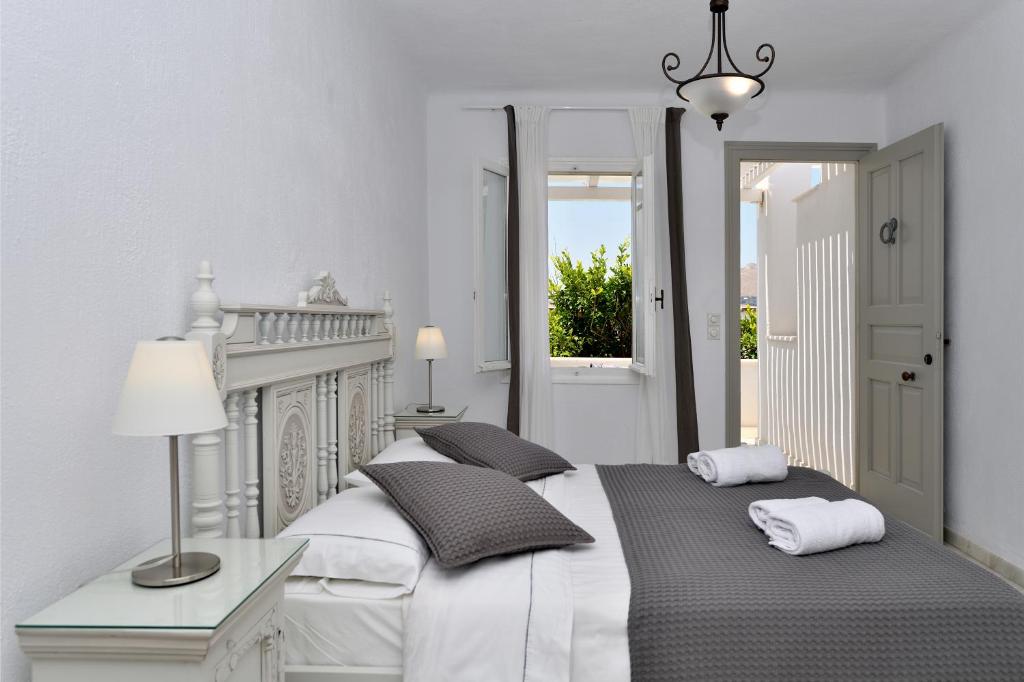 Parian Lithos Residence - 16