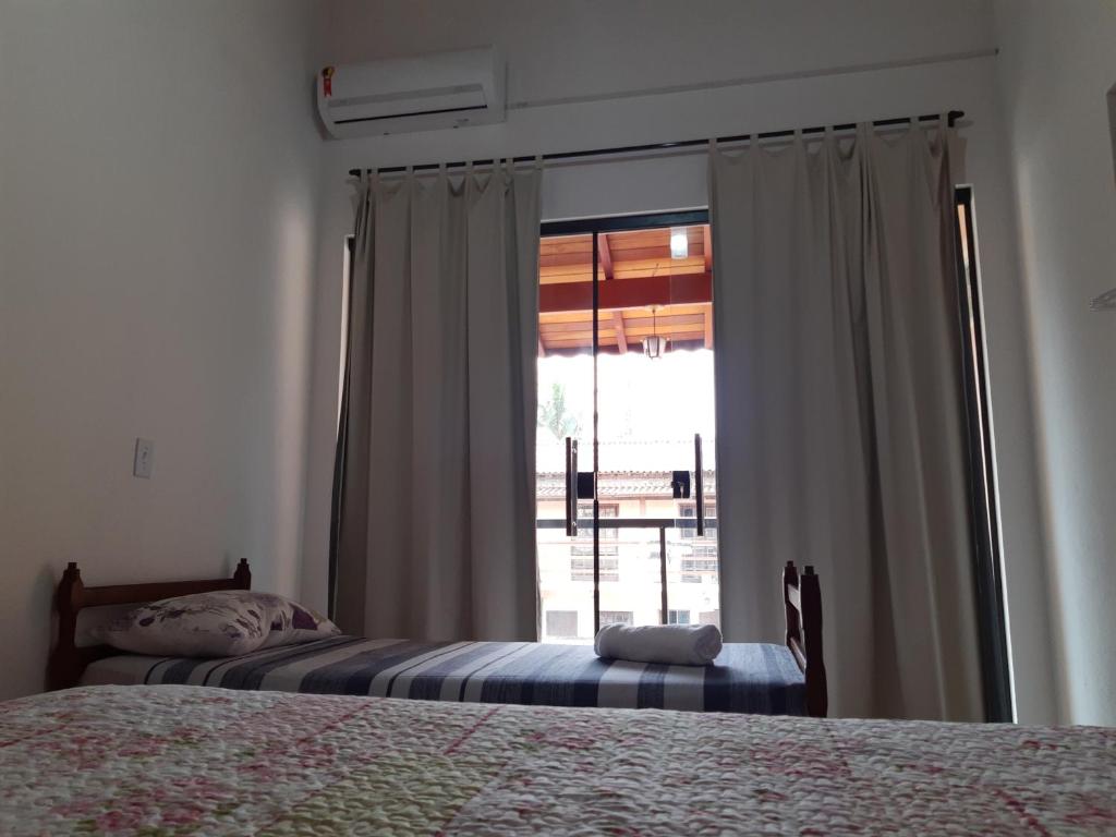  Casa 3 suites 80 metros da praia