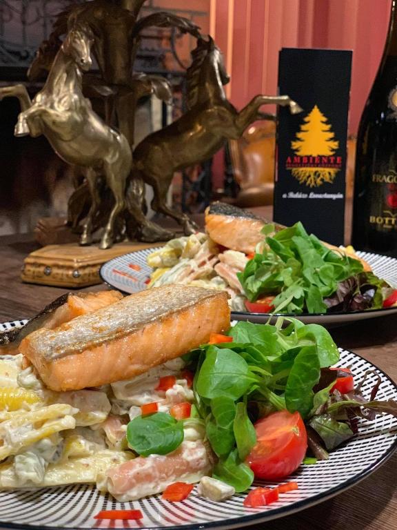 Jedlo v ubytovaní bed & breakfast alebo blízkom okolí