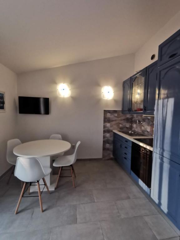 Kuchnia lub aneks kuchenny w obiekcie Apartmani Viktorija