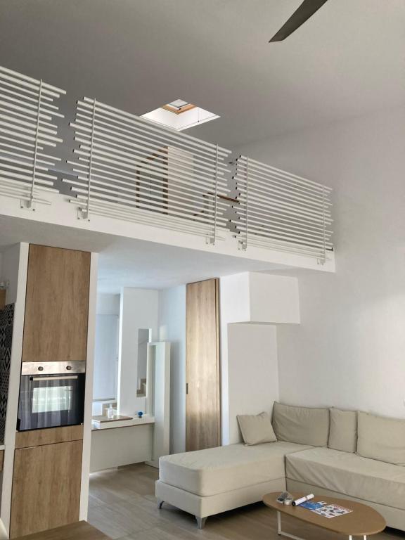 Kuchyň nebo kuchyňský kout v ubytování Aristotelia Gi Ikies - Olympiada Poolside Retreats