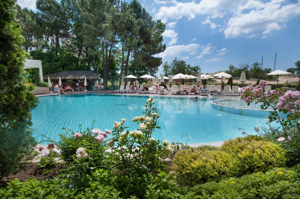 The swimming pool at or close to Jeravi Beach Hotel - All Inclusive