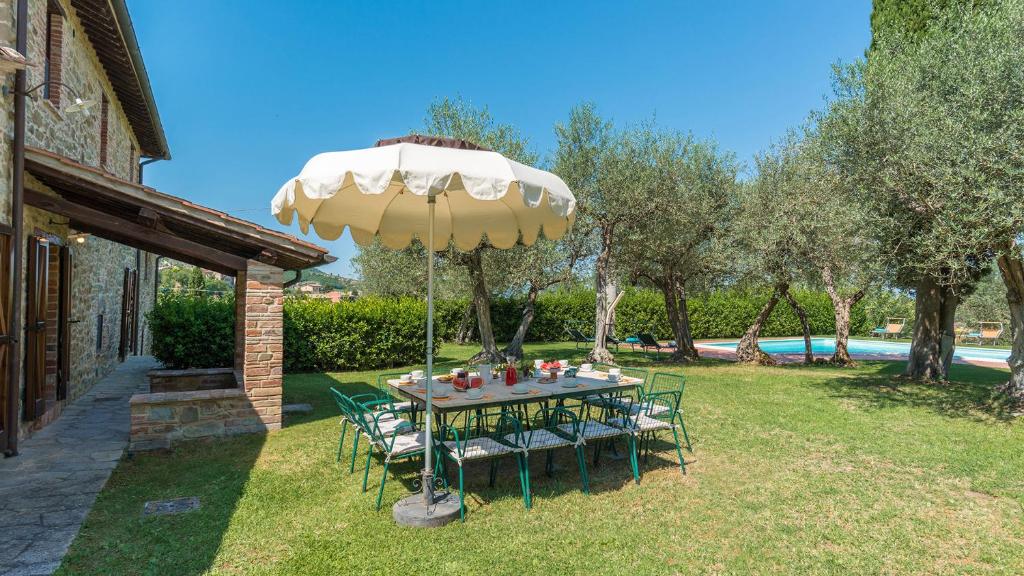 A garden outside Casa Torrione 14, Emma Villas
