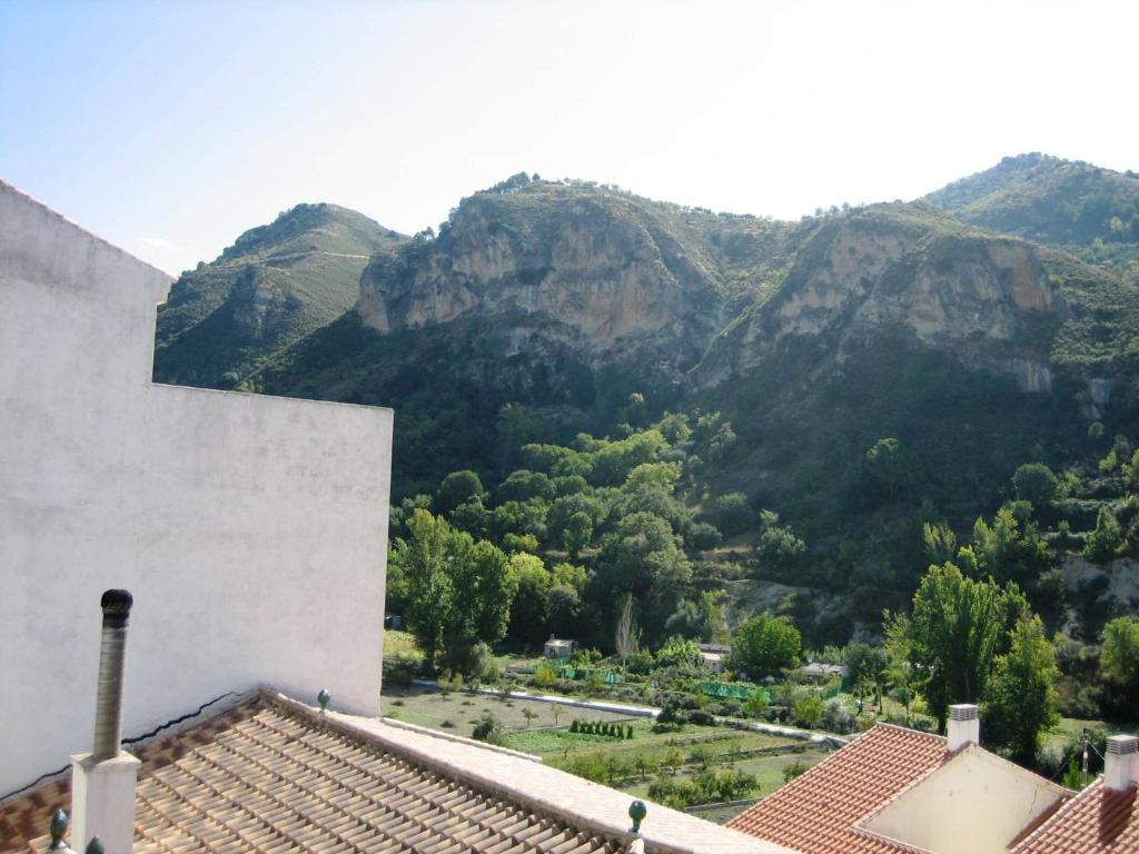 Nespecifikovaný výhled na hory nebo výhled na hory při pohledu z hotelu