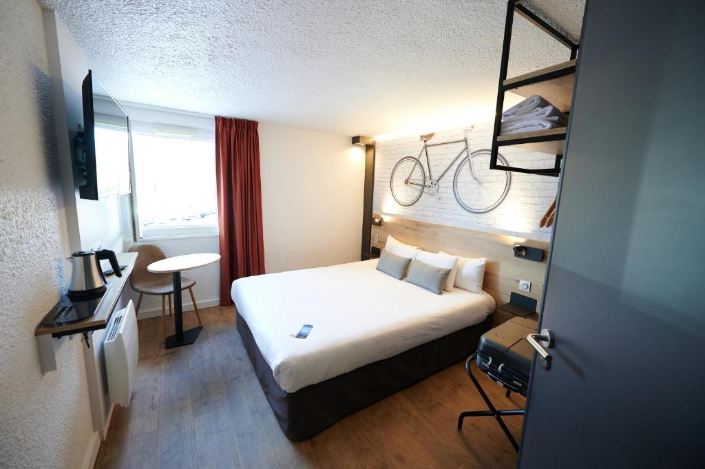 Kyriad Hotel Laval - Habitación Doble
