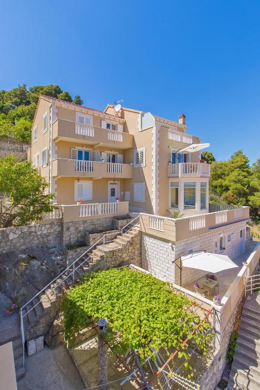 Budova, kde se apartmán nachází