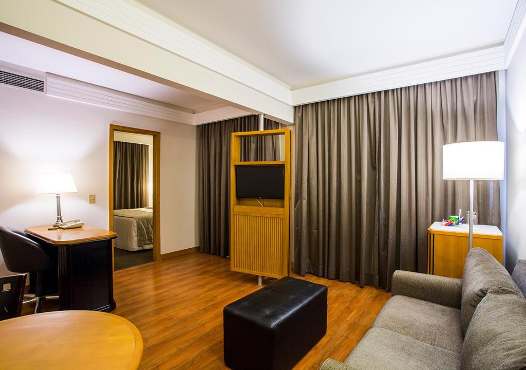 Estanplaza International - Deluxe Queen Suite