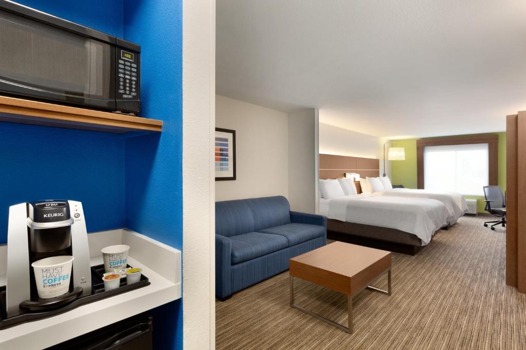 Holiday Inn Express & Suites Merced - Yosemite Natl Pk Area, an IHG Hotel - Suite Queen Con Dos Camas Queen Y Sofá Cama
